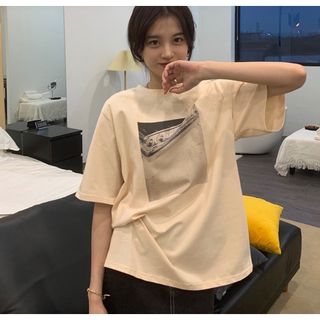 【レア】　レディース　Tシャツ　白色　L　ロゴ　お洒落　ゆったり　シンプル　韓国(Tシャツ(半袖/袖なし))