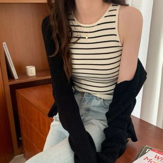 シーイン(SHEIN)の【新品未使用】SHEIN ストライプ クロップタンクトップ(タンクトップ)