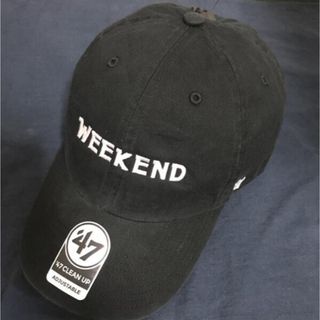 フォーティセブン(47 Brand)の WEEKEND ブラック　キャップ　(キャップ)