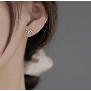 シンプルリボンピアス(ピアス)