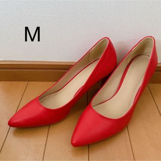 上品な赤ヒール Mサイズ