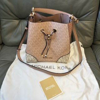 マイケルコース(Michael Kors)のMICHAEL KORSマイケルコース【新品未使用】ショルダーバッグ(ショルダーバッグ)