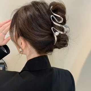 バンスクリップ 大きめ レディース ウェーブ シルバー パール ヘアピン お洒落(バレッタ/ヘアクリップ)