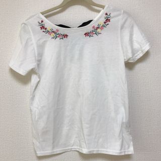 Tシャツ 刺繍 リボン Mサイズ(シャツ/ブラウス(半袖/袖なし))