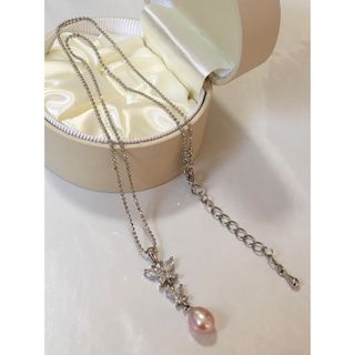 『パールのお上品な輝き綺麗なシルバーネックレス』(ネックレス)