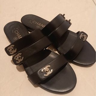 CHANEL　ターンロックサンダル　37C　サンダル