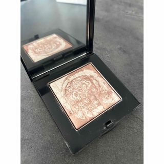 ボビイブラウン(BOBBI BROWN)のボビィブラウン　ハイライティングパウダー(フェイスパウダー)