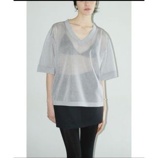 クラネ　SHEER V NECK KNIT TOPS