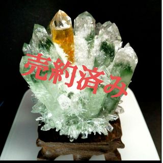 ✴️高品質 美品✴️ グリーンファントムクォーツ(山入幻影水晶) クラスター(置物)