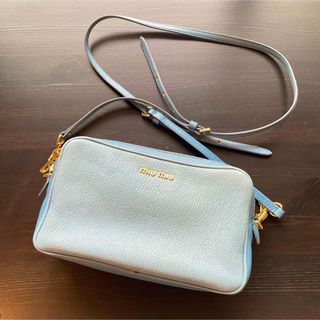 ミュウミュウ(miumiu)のmiu miu ショルダーバッグ　ブルー(ショルダーバッグ)