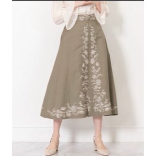 ジルスチュアート(JILLSTUART)のジルスチュアート　スカート　カーキ(ひざ丈スカート)