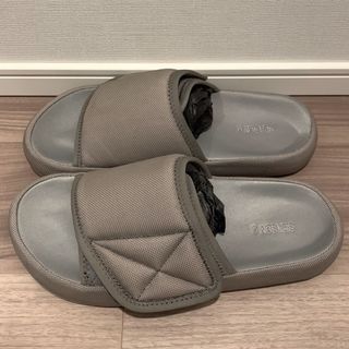 イージー(YEEZY（adidas）)の貴重早い者勝ち❗️人気カラーYeezy slipper  yeezy slide(サンダル)