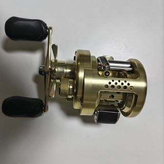 シマノ(SHIMANO)のカルカッタコンクエスト51(リール)