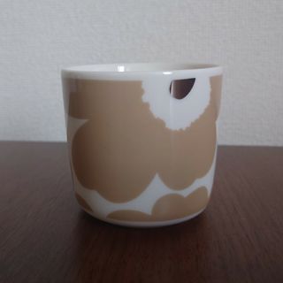 マリメッコ(marimekko)のマリメッコ ウニッコ ラテマグ marimekko ベージュ×シルバー(グラス/カップ)