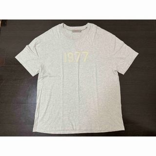 Fear of God ESSENTIALS 1977 半袖 Tシャツ(Tシャツ/カットソー(半袖/袖なし))