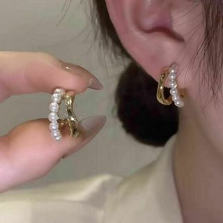 【大人気】フープ　パールピアス　韓国　ゴールド　上品　おしゃれ　結婚式　二次会(ピアス)