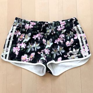 アディダス(adidas)のadidas Originals アディダス オリジナルス 花柄 ショートパンツ(ショートパンツ)