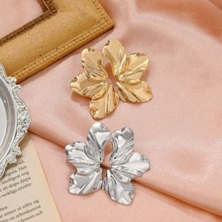 【大特価】ピアス　フラワー　花　ゴールド(ピアス)