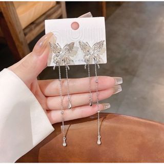 【大人気♪】ピアス　蝶モチーフ　誕生日　プレゼント　レディース　両耳　結婚式(ピアス)