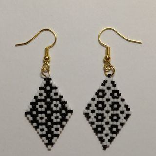 デリカビーズピアス(菱)⑦(ピアス)