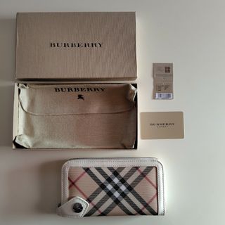 バーバリー(BURBERRY)のBURBERRY　ラウンドファスナー　長財布　ノバチェック　ホワイト　PVC(財布)