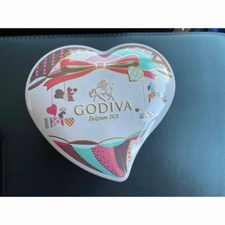 GODIVA ゴディババレンタインチョコレート2023年ハート缶(小物入れ)