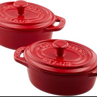 ストウブ(STAUB)の【新品未使用】ストウブ　staub ココット　オーバル　ミニ　チェリー(食器)