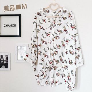 美品■花柄　スキッパーシャツ　M(シャツ/ブラウス(長袖/七分))