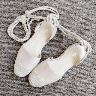 ザラ(ZARA)の✨新品✨ZARA ウェッジサンダル コントラスト レースアップ ザラ サンダル(サンダル)