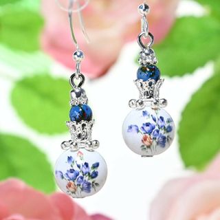 422　ブルーの花柄ビーズがかわいいピアス~イヤリング(ピアス)