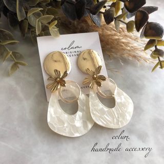 No660 white×gold flowerピアス/サージカルステンレス(ピアス)