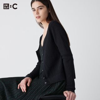 ユニクロ(UNIQLO)の【新品未使用】レースラウンドネックショートカーディガン(カーディガン)