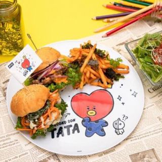 防弾少年団(BTS) - BT21  デザインプレート《TATA》カフェ限定グッズ 皿 BTS