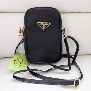 PRADA - 新品 PRADA  スマホショルダー ポーチ ショルダーバッグ 