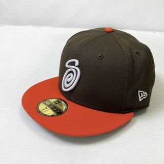 ニューエラー(NEW ERA)の[未使用級] ニューエラ × ステューシー キャップ 71/2 帽子 茶系(キャップ)