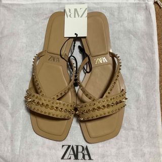 ZARA  フラットスタッズサンダル　ゴールド　サイズ38 ザラ　新品　タグ付