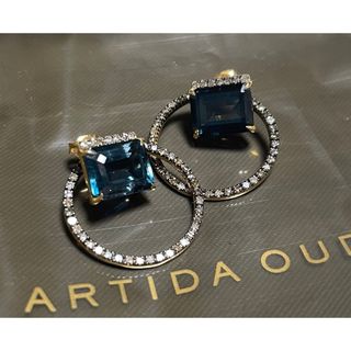 ARTIDA OUD アルティーダウード　ピアス　ロンドンブルートパーズ(ピアス)