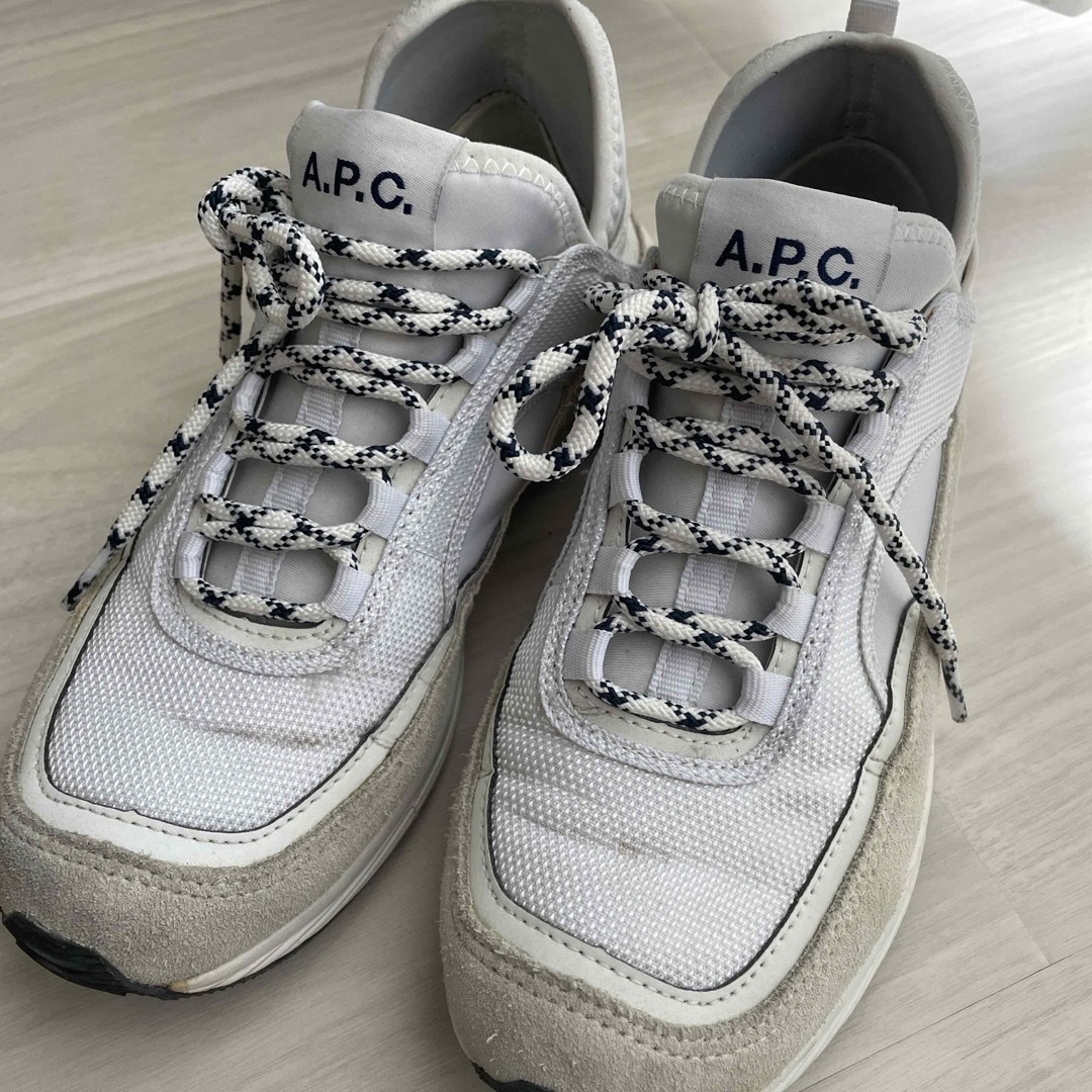 A.P.C - スニーカーの通販 by あーる｜アーペーセーならラクマ