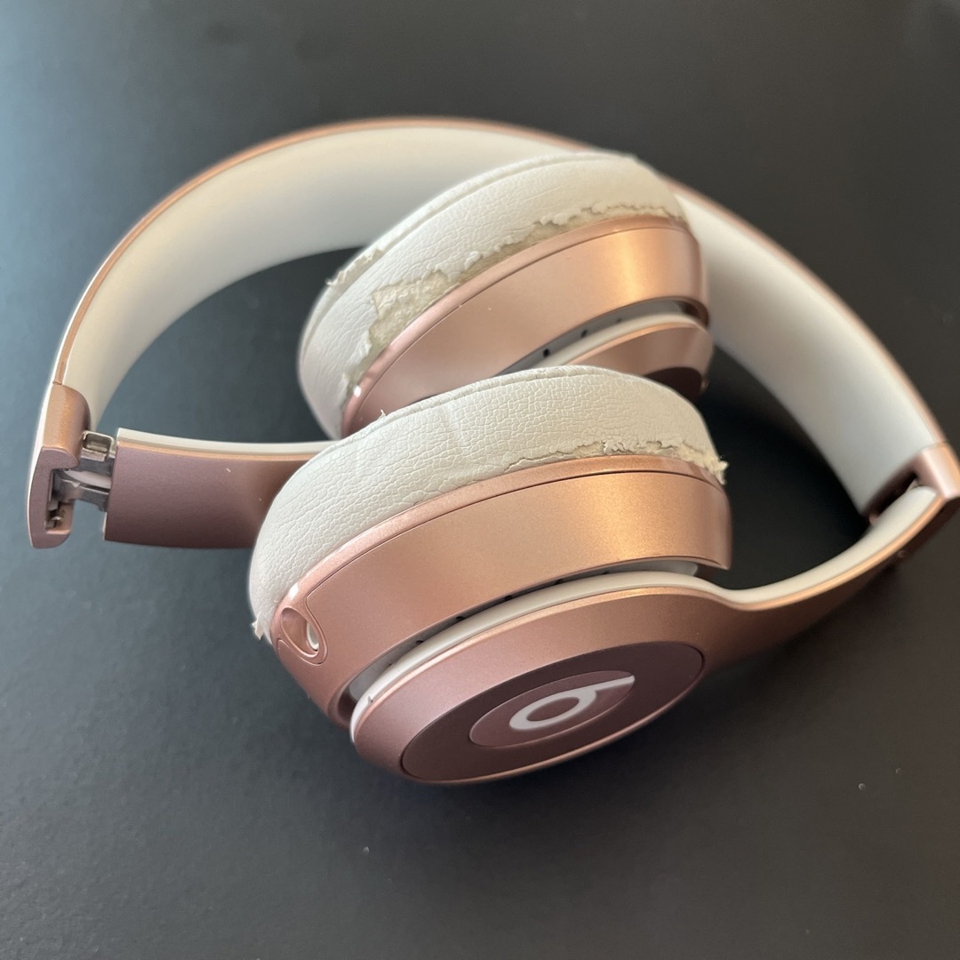 Beats - Beats ワイヤレスヘッドホン ソロ wireless ROSE GOLDの Beats - Beats ワイヤレスヘッドホン ソロ wireless ROSE GOLDの