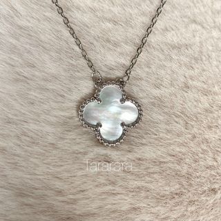 ●silver925 Flower WhiteシェルネックレスS●金アレ対応 (ネックレス)