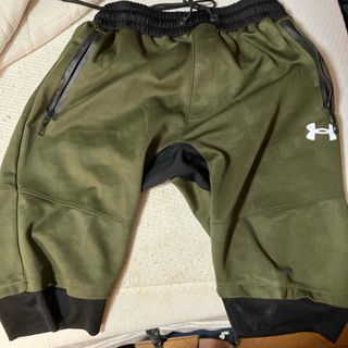 アンダーアーマー(UNDER ARMOUR)のアンダーアーマー　メンズ短パン　モスグリーン　超美品(ウェア)