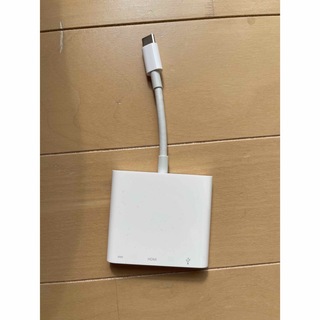 アップル(Apple)のアップル USB-C デジタルマルチポータブルアダプター(PC周辺機器)