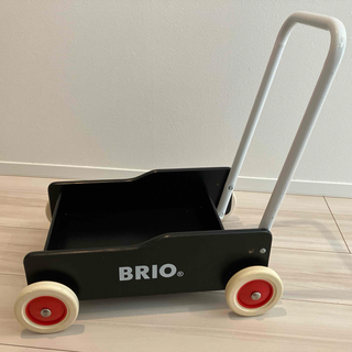 ブリオ(BRIO)のBRIO ブリオ 手押し車 ブラック 対象年齢 9か月~ カタカタ ワゴントイ (収納/チェスト)