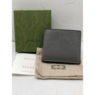 グッチ(Gucci)のGUCCI(グッチ) GGエンボス 二つ折り財布 グレー / 625555 【64618-007】(折り財布)