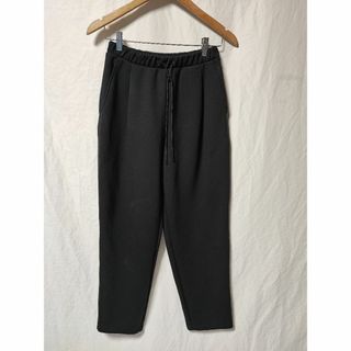 ユニクロ(UNIQLO)のユニクロ ドライスウェットタックテーパードパンツ 黒 レディース S(カジュアルパンツ)