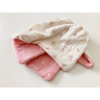 ガーゼケット　うさぎ×りぼんピンク　ハンドメイド　ひざ掛け　出産準備　お祝い(おくるみ/ブランケット)