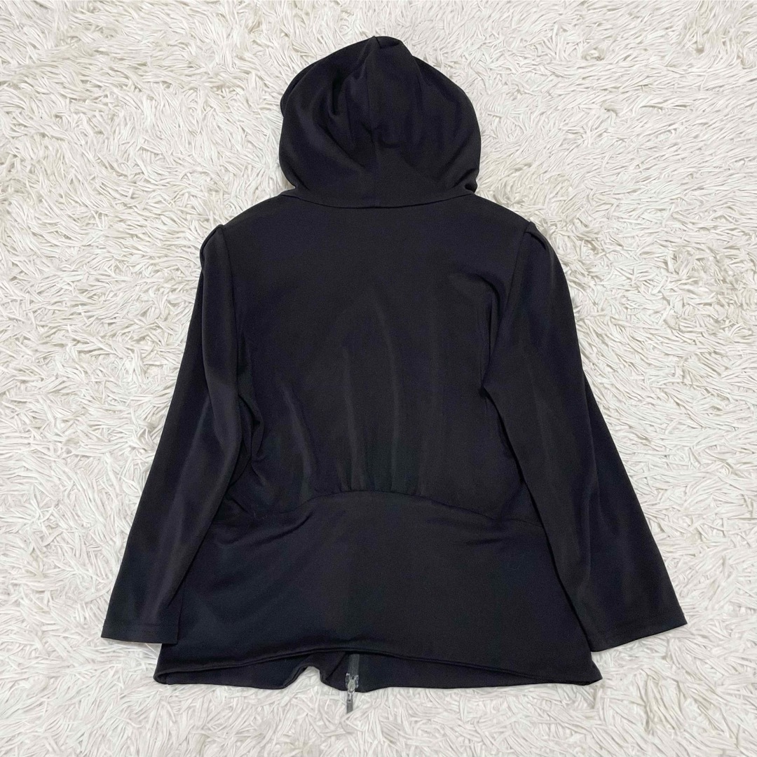 美品✨フォクシー ジップアップパーカー ウォッシャブル ロゴプレート 黒 40 美品✨フォクシー ジップアップパーカー ウォッシャブル ロゴプレート 黒 40