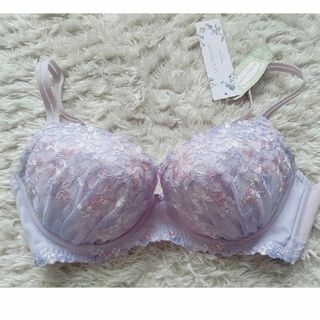 チュチュアンナ(tutuanna)のtutuanna　チュチュアンナ　ブラジャー　ブラ　E65　タグ付き　新品(ブラ)