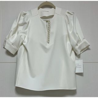 ラブティックボンボン(La boutique BonBon)のラブティックボンボン　パール付きブラウス(シャツ/ブラウス(半袖/袖なし))