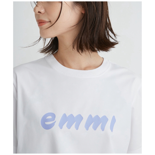 emmi - 【emmi atelier】ペイントemmiロゴTシャツ